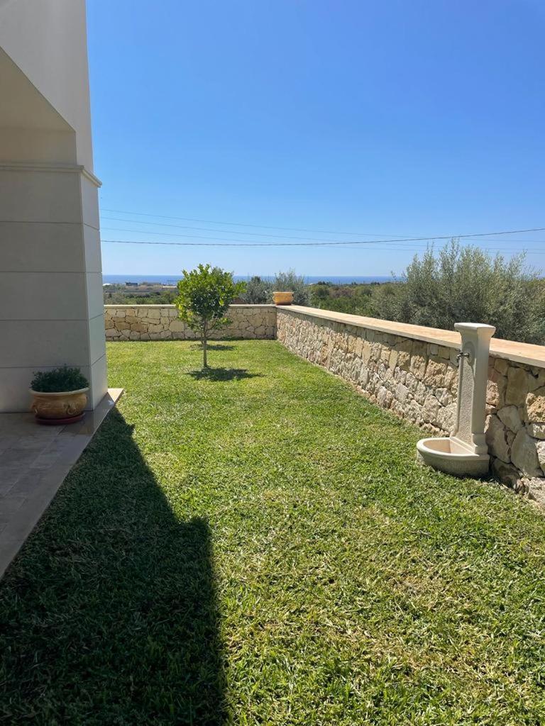 Villa Carmiano Luxury Bedrooms In Avola In The Province Of Syracuse With Spa And Swimming Pool And Wonderful Seaview Extérieur photo